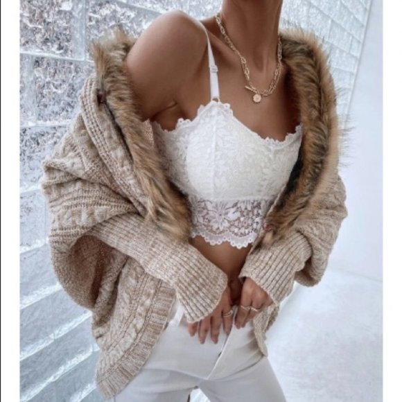 Contemporary vegan faux fur cardigan poncho scarf - Picture 5 of 9